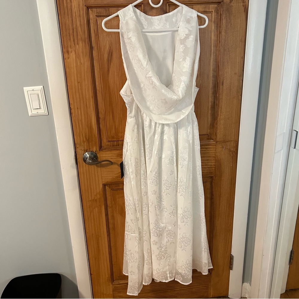NWT Lulus Sendoa White Burnout Cowl Back Midi Dress - Picture 2 of 5
